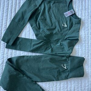 Gymshark workout leggings and crop top. Great for the gym, or yoga studio.